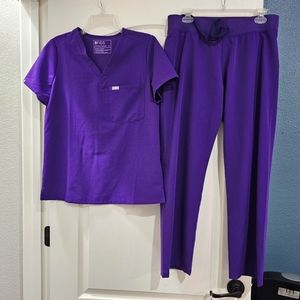 FIGS Limited Color Grape Scrubs Set